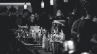 bar gay serveuse hétéro