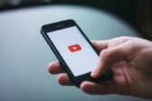 YouTube va réintégrer des créateurs accusés de désinformation