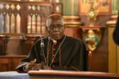 Confiant, le cardinal Sarah parle de Léon XIV, de la messe traditionnelle et de “Fiducia supplicans”