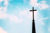 86 sénateurs appellent à protéger les églises