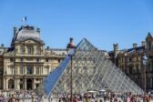 Cambriolage du Louvre : le musée dans la tourmente Cambriolage du Louvre : le musée dans la tourmente