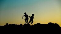 prédateurs travaillaient contact enfants