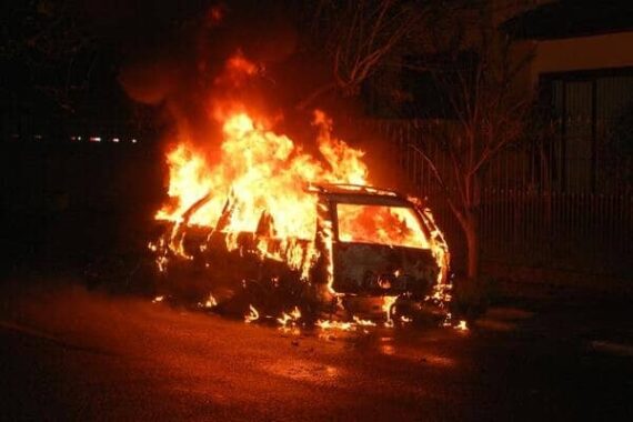 record voitures brûlées brisé