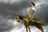 Des Femen perturbent l’hommage à sainte Jeanne d’Arc à Carcassonne
