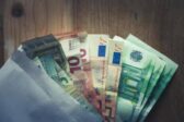 En 2024, les salaires de la fonction publique ont augmenté trois fois plus que ceux du privé En 2024, les salaires de la fonction publique ont augmenté trois fois plus que ceux du privé