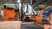 Chine robots humanoïdes postal