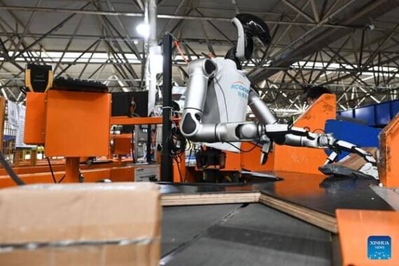 Chine robots humanoïdes postal