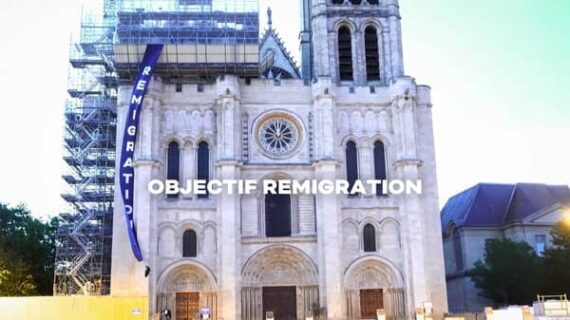 banderole remigration basilique Saint-Denis