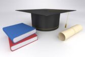 Les entreprises inquiètes : de plus en plus de faux diplômes en France ! Les entreprises inquiètes : de plus en plus de faux diplômes en France !