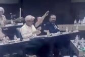 Une socialiste fait un salut nazi en conseil municipal à Perpignan Une socialiste fait un salut nazi en conseil municipal à Perpignan