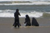 Burkini à la piscine : islam et exclusion Burkini à la piscine : islam et exclusion