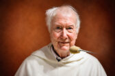 Messe et bénédiction solennelle du cardinal Radcliffe pour les cinquante ans d’une paire homo Messe et bénédiction solennelle du cardinal Radcliffe pour les cinquante ans d’une paire homo