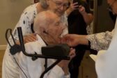 Un vétéran baptisé catholique à 98 ans