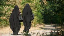 Portugal interdit la burqa