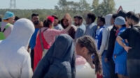 clowns migrants Loon Plage
