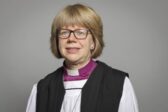 Mullally, évêque anglicane vedette de l’arc-en-ciel Mullally, évêque anglicane vedette de l’arc-en-ciel