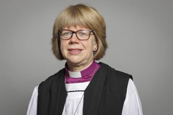 Mullally évêque anglicane arc-en-ciel