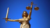 coupe pleine justice saoule
