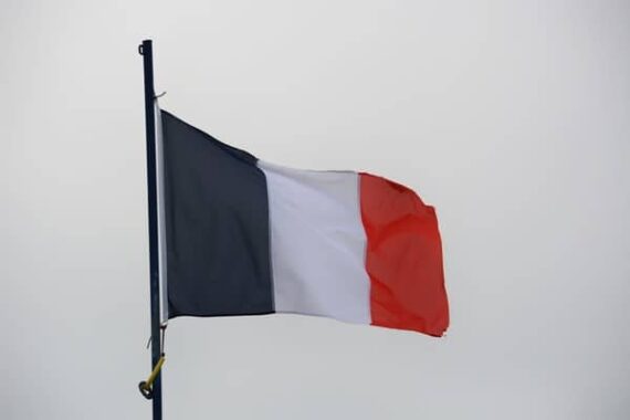 gauche main administration publique