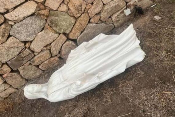 Corse statue Vierge profanée