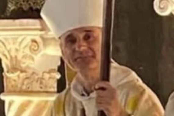 cardinal Vesco Eglise convertir